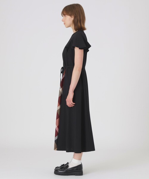 BLUE LABEL CRESTBRIDGE(ブルーレーベルクレストブリッジ)の「ラッフルスリーブドレス(ワンピース・レディース・ダークネイビー/ブラック・38/40/36)」の13枚目の写真
