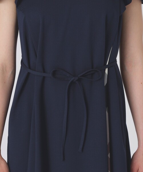 BLUE LABEL CRESTBRIDGE(ブルーレーベルクレストブリッジ)の「ラッフルスリーブドレス(ワンピース・レディース・ダークネイビー/ブラック・38/40/36)」の3枚目の写真