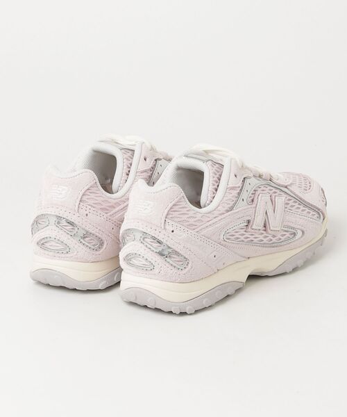 NEW BALANCE(ニューバランス)の「204L(スニーカー・レディース・ホワイト×シルバー/ベージュ/ピンク系その他・29.0cm/25.0cm/24.5cm/24.0cm/23.5cm/23.0cm/22.5cm/28.5cm/28.0cm/27.5cm/27.0cm/26.5cm/26.0cm/25.5cm)」の7枚目の写真