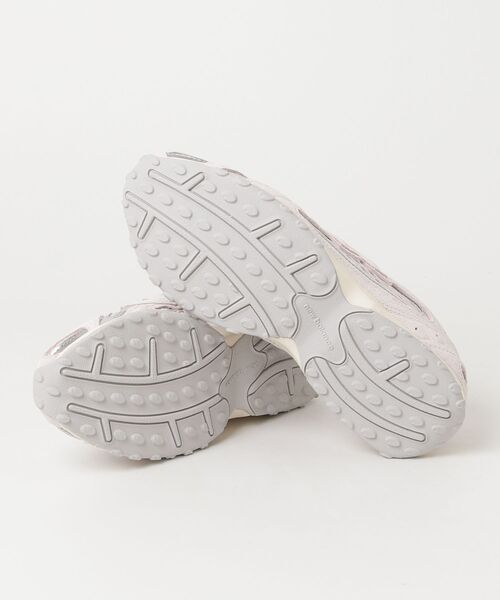NEW BALANCE(ニューバランス)の「204L(スニーカー・レディース・ホワイト×シルバー/ベージュ/ピンク系その他・29.0cm/25.0cm/24.5cm/24.0cm/23.5cm/23.0cm/22.5cm/28.5cm/28.0cm/27.5cm/27.0cm/26.5cm/26.0cm/25.5cm)」の15枚目の写真