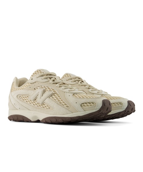 NEW BALANCE(ニューバランス)の「204L(スニーカー・レディース・ホワイト×シルバー/ベージュ/ピンク系その他・29.0cm/25.0cm/24.5cm/24.0cm/23.5cm/23.0cm/22.5cm/28.5cm/28.0cm/27.5cm/27.0cm/26.5cm/26.0cm/25.5cm)」の9枚目の写真