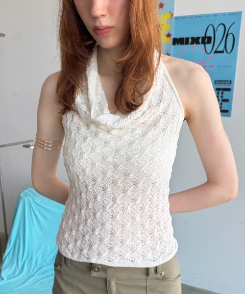 SHAGGIE(シャギー)の「ホルターネックかぎ編みルーズトップス(キャミソール・レディース・ホワイト/ブラック/グレー/カーキ・FREE)」の2枚目の写真