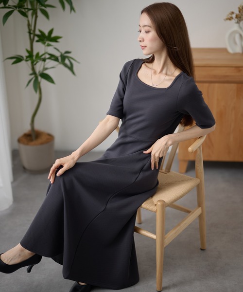 DAYRA（デイラ）の「スクエアネック 切替 フレア 半袖 ロング ワンピース（ワンピース・レディース・ネイビー/ダークグレー/ブラック・FREE/S）」の13枚目の写真