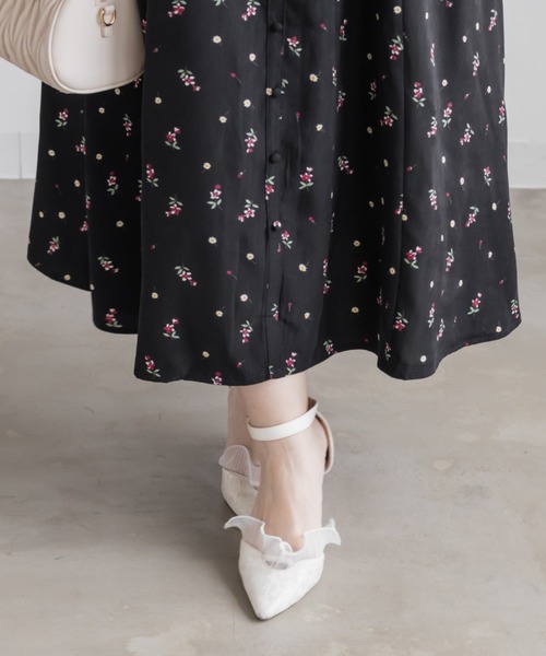 CLETTE(クレット)の「オープンネックフラワーワンピース(ワンピース・レディース・ブラウン/ブラック・3L/4L/LL)」の6枚目の写真