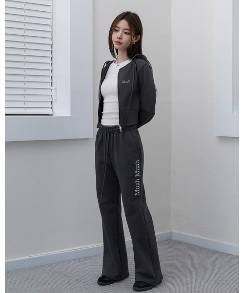 muahmuah（ムーアムーア）の「[SET] ラウンドクロップフードジップアップバンディングパンツセット [チャコール]（パーカー・レディース・チャコール・FREE）」の3枚目の写真