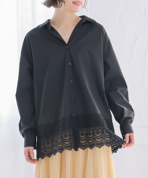 n'OrLABEL(ノアールレーベル)の「裾レースデザインシャツ(シャツ/ブラウス・レディース・オフホワイト/ブラック・1/2)」の2枚目の写真