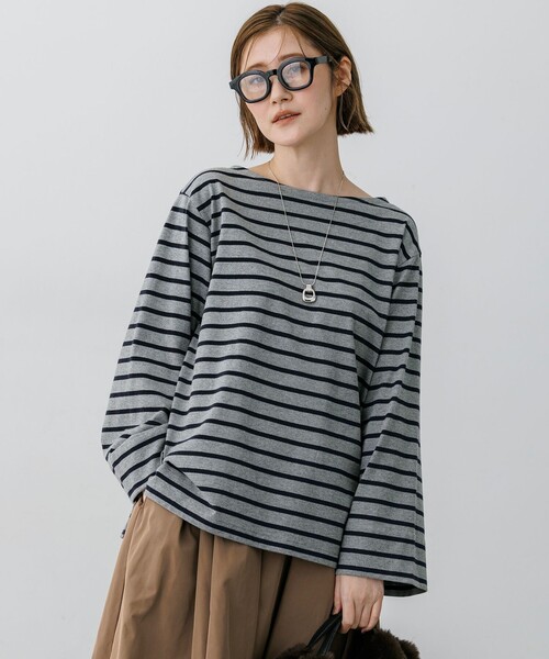 23区(ニジュウサンク)の「ワイドスリーブ Tシャツ(Tシャツ/カットソー・レディース・ホワイト系/グレー系1・38)」の2枚目の写真