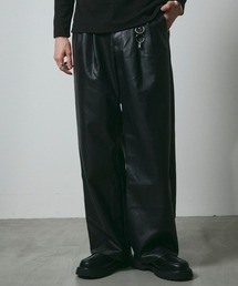 DAZE（デイズ）の「合成皮革 2タックワイドパンツ（その他パンツ）」