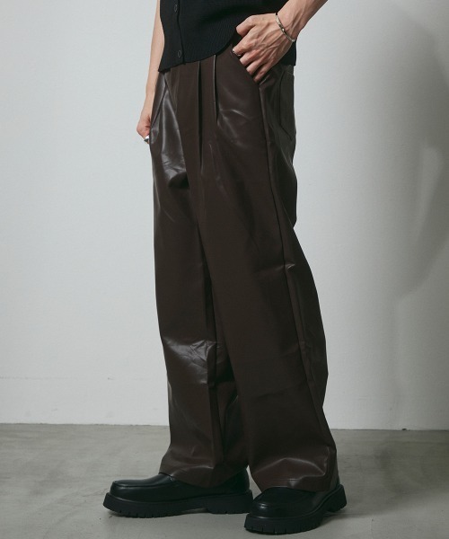 DAZE（デイズ）の「合成皮革 2タックワイドパンツ（その他パンツ・メンズ・ブラック/ブラウン・SMALL/MEDIUM/LARGE/X-LARGE）」の14枚目の写真