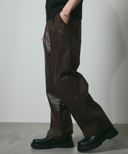 DAZE（デイズ）の「合成皮革 2タックワイドパンツ（その他パンツ・メンズ・ブラック/ブラウン・SMALL/MEDIUM/LARGE/X-LARGE）」の15枚目の写真