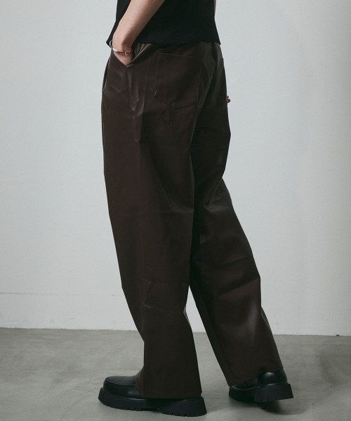 DAZE（デイズ）の「合成皮革 2タックワイドパンツ（その他パンツ・メンズ・ブラック/ブラウン・SMALL/MEDIUM/LARGE/X-LARGE）」の7枚目の写真