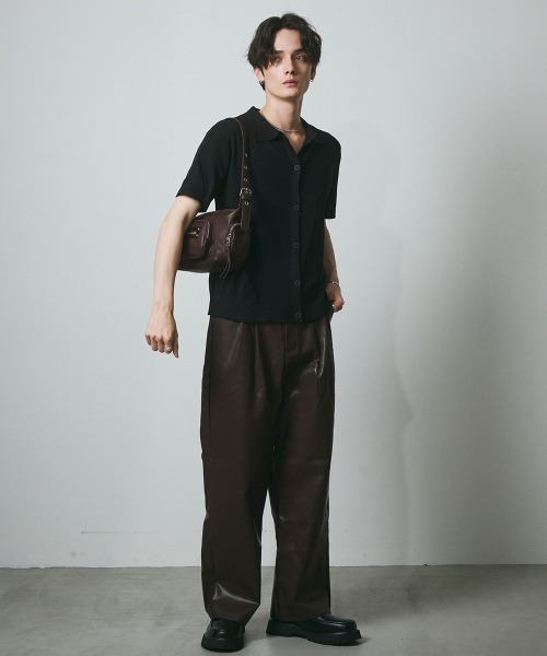 DAZE（デイズ）の「合成皮革 2タックワイドパンツ（その他パンツ・メンズ・ブラック/ブラウン・SMALL/MEDIUM/LARGE/X-LARGE）」の4枚目の写真