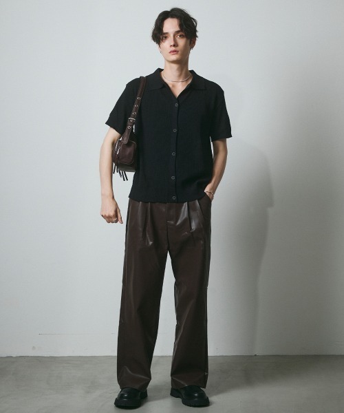DAZE（デイズ）の「合成皮革 2タックワイドパンツ（その他パンツ・メンズ・ブラック/ブラウン・SMALL/MEDIUM/LARGE/X-LARGE）」の5枚目の写真