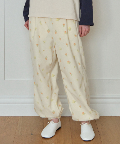TTUDEMENT（トュードメント）の「ROSE FLEECE PANTS_IVORY（スウェットパンツ・レディース・その他・SMALL/MEDIUM）」の2枚目の写真