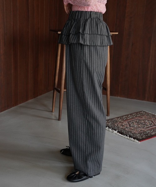 SANSeLF(サンセルフ)の「【SANSeLF】ティアードフリルストライプパンツ saw26a015(その他パンツ・レディース・グレー/ブラック・FREE)」の4枚目の写真