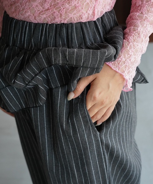SANSeLF(サンセルフ)の「【SANSeLF】ティアードフリルストライプパンツ saw26a015(その他パンツ・レディース・グレー/ブラック・FREE)」の8枚目の写真