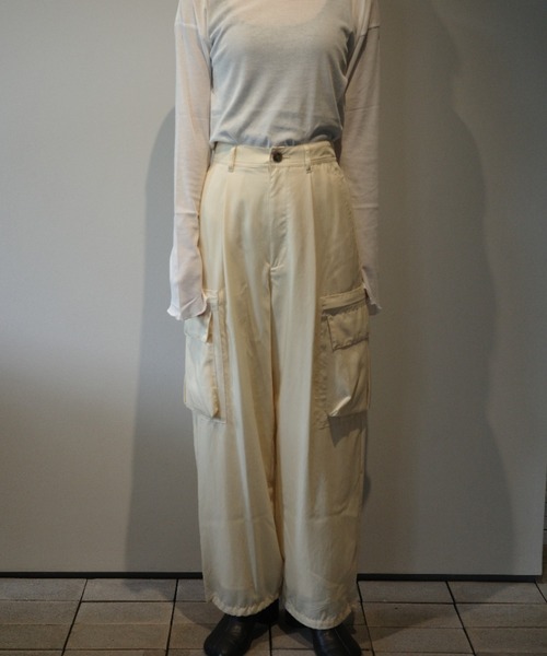 CLANE(クラネ)の「CLANE LOW WAIST POCKET CARGO PANTS(その他パンツ・レディース・ブラック/グリーン/オフホワイト・1/2/0)」の1枚目の写真