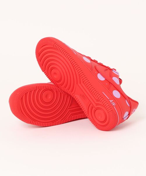 NIKE(ナイキ)の「NIKE WMNS AIR FORCE 1 07 IR8647-600(スニーカー・レディース・レッド・25cm/24.5cm/24cm/23.5cm)」の3枚目の写真