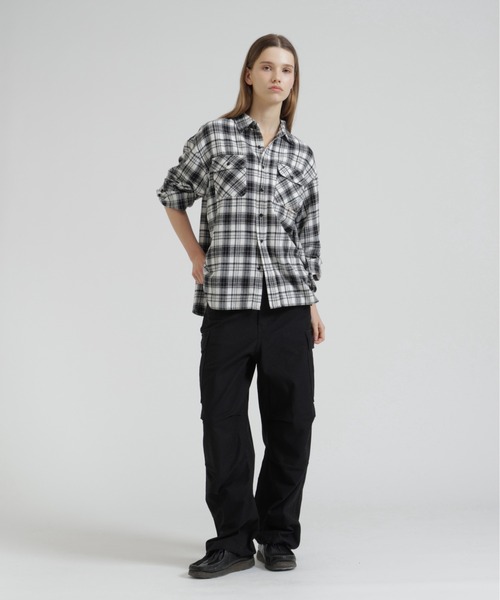 AVIREX（アヴィレックス）の「CHEMICAL WASH CHECK SHIRTS（シャツ/ブラウス・レディース・ベージュ/ライトブラウン/オフホワイト・F）」の9枚目の写真
