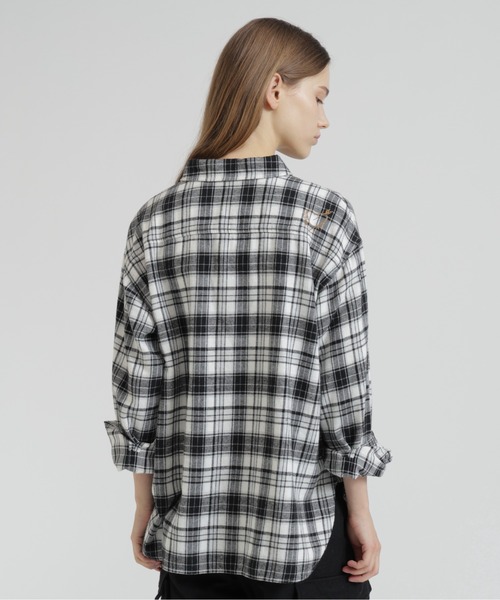 AVIREX（アヴィレックス）の「CHEMICAL WASH CHECK SHIRTS（シャツ/ブラウス・レディース・ベージュ/ライトブラウン/オフホワイト・F）」の10枚目の写真