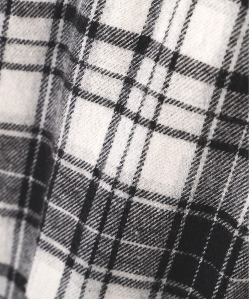 AVIREX（アヴィレックス）の「CHEMICAL WASH CHECK SHIRTS（シャツ/ブラウス・レディース・ベージュ/ライトブラウン/オフホワイト・F）」の12枚目の写真