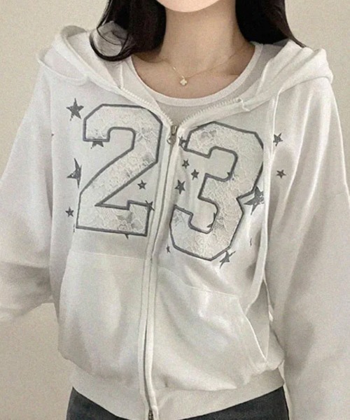 Emilie（エミリー）の「レースナンバリング ダブルジップパーカー（パーカー・レディース・グリーン/ホワイト/グレー/ブラック・FREE）」の6枚目の写真