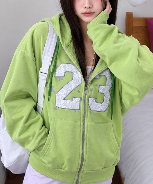 Emilie（エミリー）の「レースナンバリング ダブルジップパーカー（パーカー・レディース・グリーン/ホワイト/グレー/ブラック・FREE）」の10枚目の写真