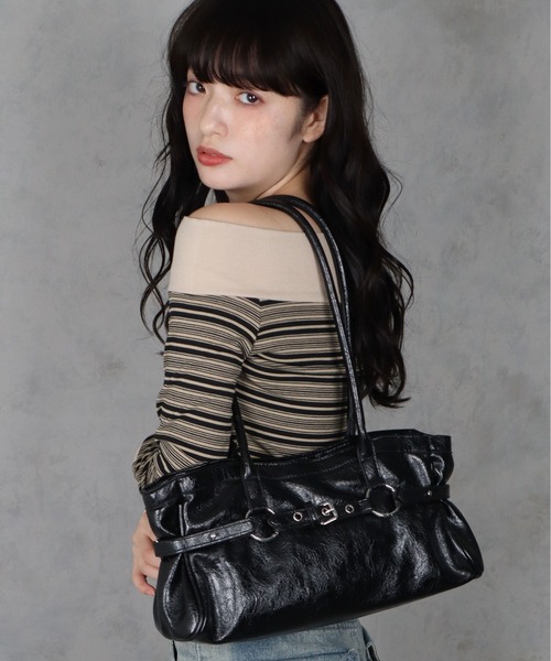 BARELY BLUE(ベアリーブルー)の「【 BARELY BLUE / ベアリーブルー 】 バックル ベルト ロング ハンドル ショルダーバッグ(ハンドバッグ・レディース・ワインレッド/ブラック/アイボリー/ブラウン・FREE)」の3枚目の写真