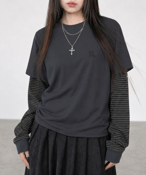DAMISH（ダミシュ）の「クロスパフプリントレイヤードロングスリーブ_チャコール（Tシャツ/カットソー・レディース・チャコール・OS）」の2枚目の写真
