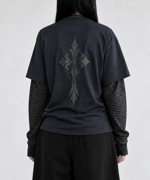 DAMISH（ダミシュ）の「クロスパフプリントレイヤードロングスリーブ_チャコール（Tシャツ/カットソー・レディース・チャコール・OS）」の3枚目の写真