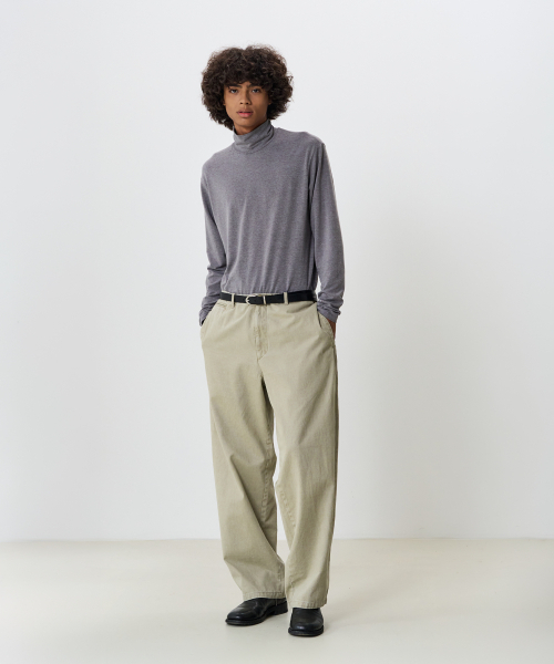 NOUN(ノウン)の「テーパードチノパンツ (ライトベージュ)(その他パンツ・メンズ・その他・0/2/1)」の4枚目の写真