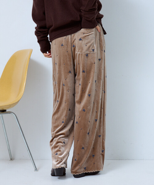 FREAK'S STORE（フリークスストア）の「ベロア 刺繍 スカラップ イージーパンツ（その他パンツ・レディース・ブラウン/キャメル/ブラック・ﾌﾘ-）」の3枚目の写真