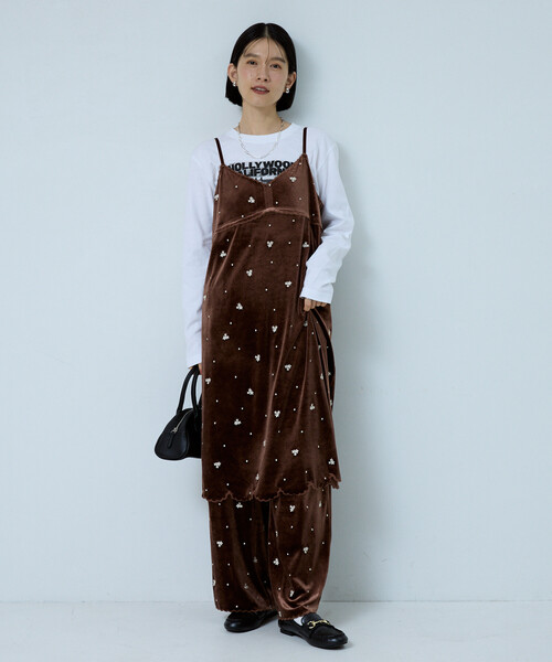 FREAK'S STORE（フリークスストア）の「ベロア 刺繍 スカラップ イージーパンツ（その他パンツ・レディース・ブラウン/キャメル/ブラック・ﾌﾘ-）」の4枚目の写真