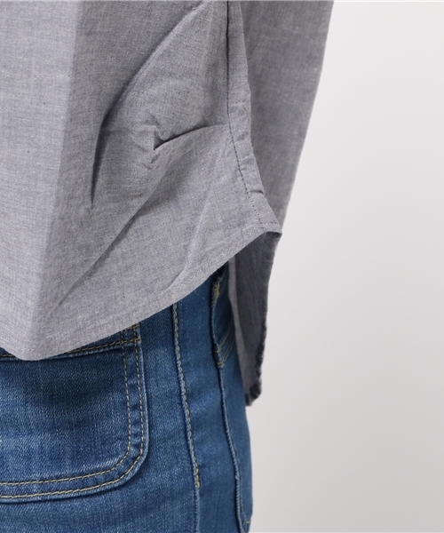 LBC(エルビーシー)の「コットンリネンシャンブレーネジリブラウス(シャツ/ブラウス・レディース・ダークブルー/ネイビー・MEDIUM/LARGE)」の4枚目の写真