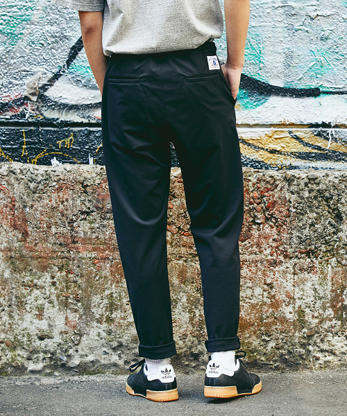 HYSTERIC GLAMOUR（ヒステリックグラマー）の「1タックイージーPT（その他パンツ・メンズ・ブラック/ネイビー・LARGE/MEDIUM/SMALL）」の3枚目の写真