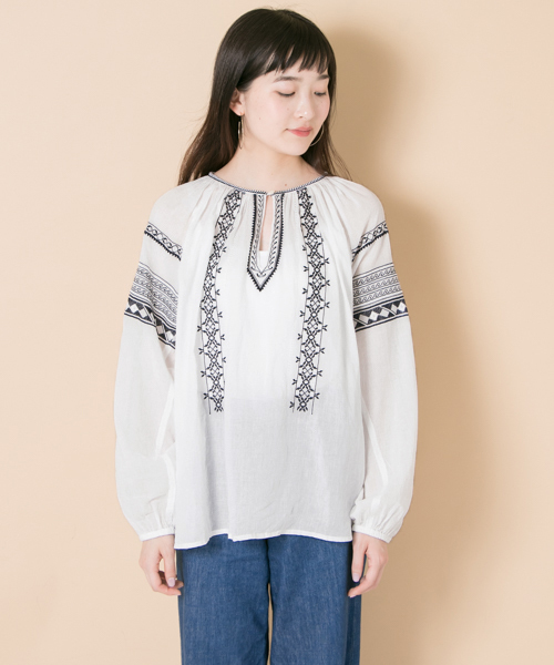 URBAN RESEARCH(アーバンリサーチ)の「india刺繍チュニックブラウス(シャツ/ブラウス・レディース・オフホワイト/ネイビー・FREE)」の17枚目の写真