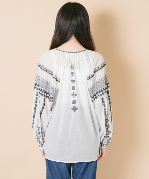 URBAN RESEARCH(アーバンリサーチ)の「india刺繍チュニックブラウス(シャツ/ブラウス・レディース・オフホワイト/ネイビー・FREE)」の19枚目の写真