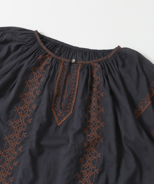 URBAN RESEARCH(アーバンリサーチ)の「india刺繍チュニックブラウス(シャツ/ブラウス・レディース・オフホワイト/ネイビー・FREE)」の8枚目の写真