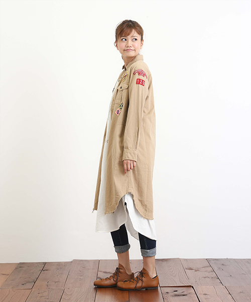 CUBE SUGAR（キューブシュガー）の「ツイルワッペン付ミリタリーワンピース（ワンピース・レディース・ブルー/ベージュ/ネイビー・M）」の6枚目の写真