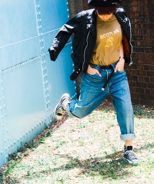 RNA(アールエヌエー)の「M0780 BOOTLEG JUNK Tシャツ(Tシャツ/カットソー・レディース・ホワイト/ブラック/ダークベージュ・MEDIUM)」の4枚目の写真