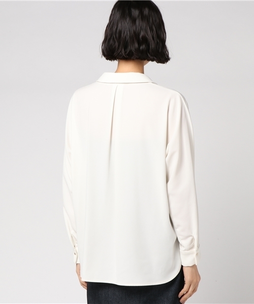 RIVE DROITE（リヴドロワ）の「ドルマンスリーブシャツ（シャツ/ブラウス・レディース・ネイビー/オフホワイト/ライトベージュ・FREE）」の6枚目の写真