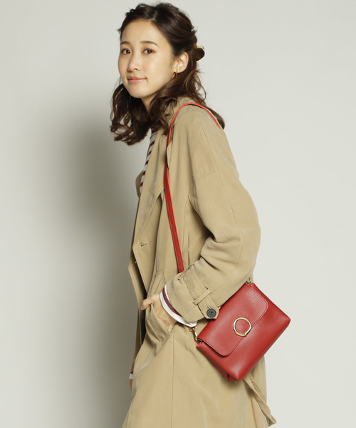 PLAIN CLOTHING（プレーンクロージング）の「フロントサークルショルダーバッグ【PLAIN CLOTHING】（ショルダーバッグ・レディース・ベージュ/ピンク/キャメル/ライトグレー/ブラック/ワイン・FREE）」の6枚目の写真