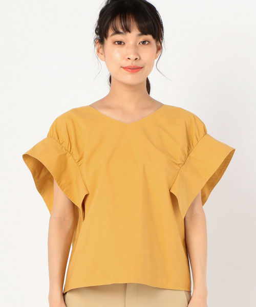SHIPS（シップス）の「フリルスリーブバックボタンブラウス（シャツ/ブラウス・レディース・マスタード/ライトホワイト・ONE SIZE）」の4枚目の写真