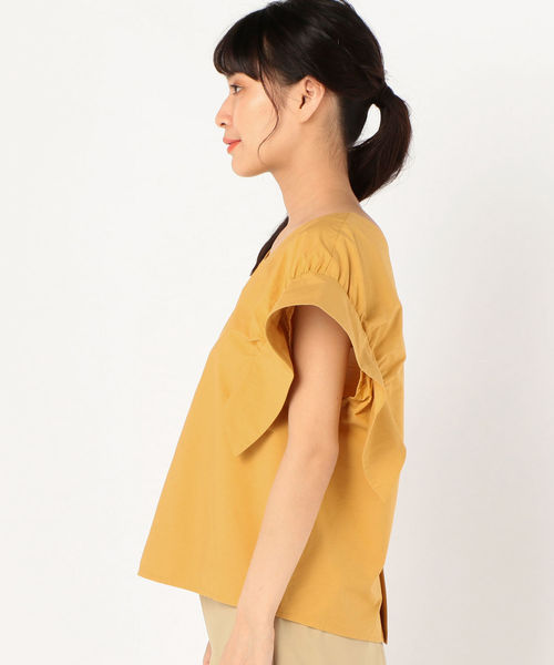 SHIPS（シップス）の「フリルスリーブバックボタンブラウス（シャツ/ブラウス・レディース・マスタード/ライトホワイト・ONE SIZE）」の3枚目の写真
