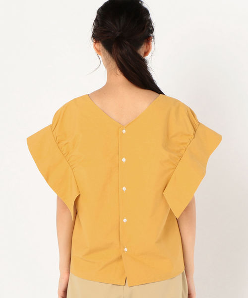 SHIPS（シップス）の「フリルスリーブバックボタンブラウス（シャツ/ブラウス・レディース・マスタード/ライトホワイト・ONE SIZE）」の5枚目の写真