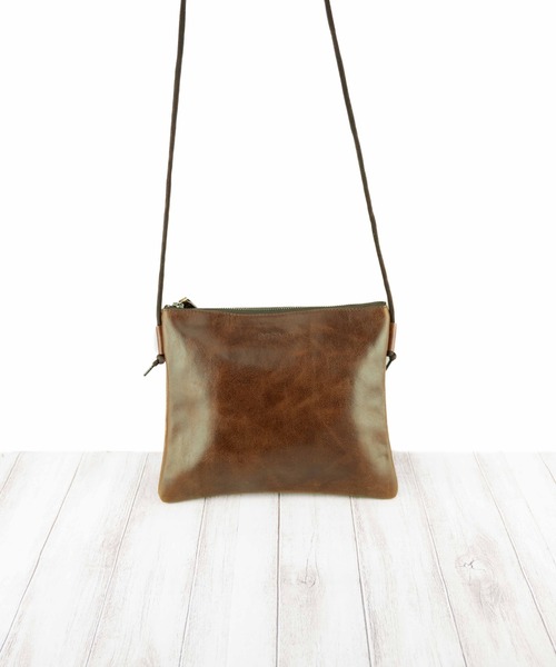 BICASH（ビカーシ）の「【BICASH/ビカーシ】レザーサコッシュ/#B839P（ショルダーバッグ・メンズ・ブラック/ダークブラウン/ブラウン/ネイビー/レッド/オリーブ/グレー/ダークネイビー・FREE）」の4枚目の写真