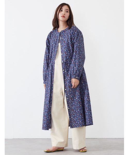 POU DOU DOU(プードゥドゥ)の「フラワープリントウエストドロストワンピース(ワンピース・レディース・ネイビー/ブルー・3)」の2枚目の写真