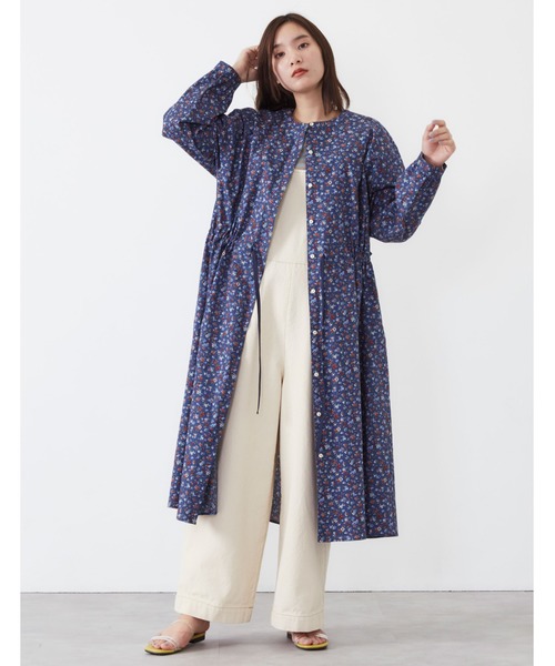 POU DOU DOU(プードゥドゥ)の「フラワープリントウエストドロストワンピース(ワンピース・レディース・ネイビー/ブルー・3)」の4枚目の写真