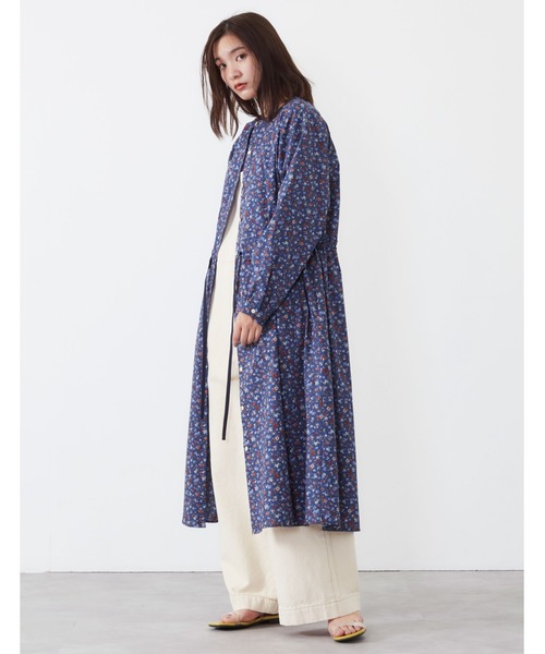 POU DOU DOU(プードゥドゥ)の「フラワープリントウエストドロストワンピース(ワンピース・レディース・ネイビー/ブルー・3)」の5枚目の写真
