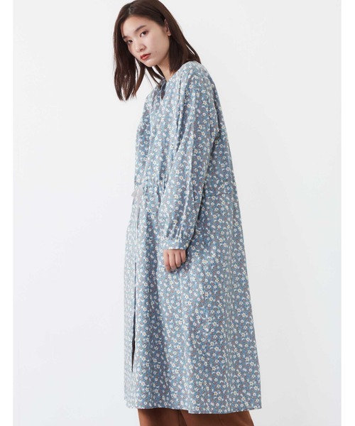 POU DOU DOU(プードゥドゥ)の「フラワープリントウエストドロストワンピース(ワンピース・レディース・ネイビー/ブルー・3)」の12枚目の写真